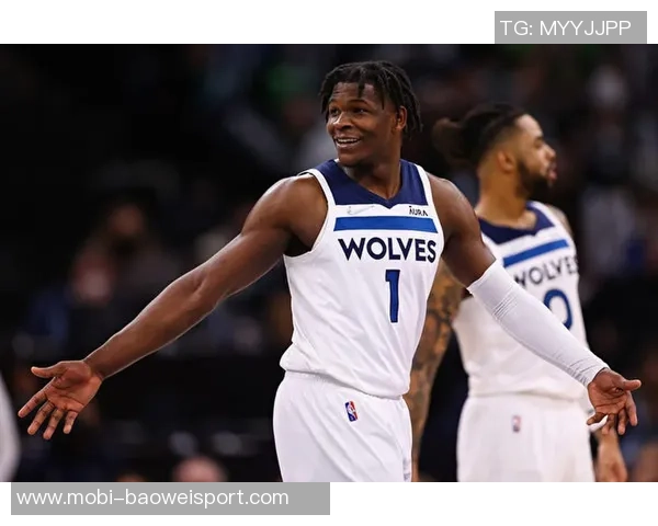 外线火力全开爱德华兹三节狂砍37分三分球命中率高达583